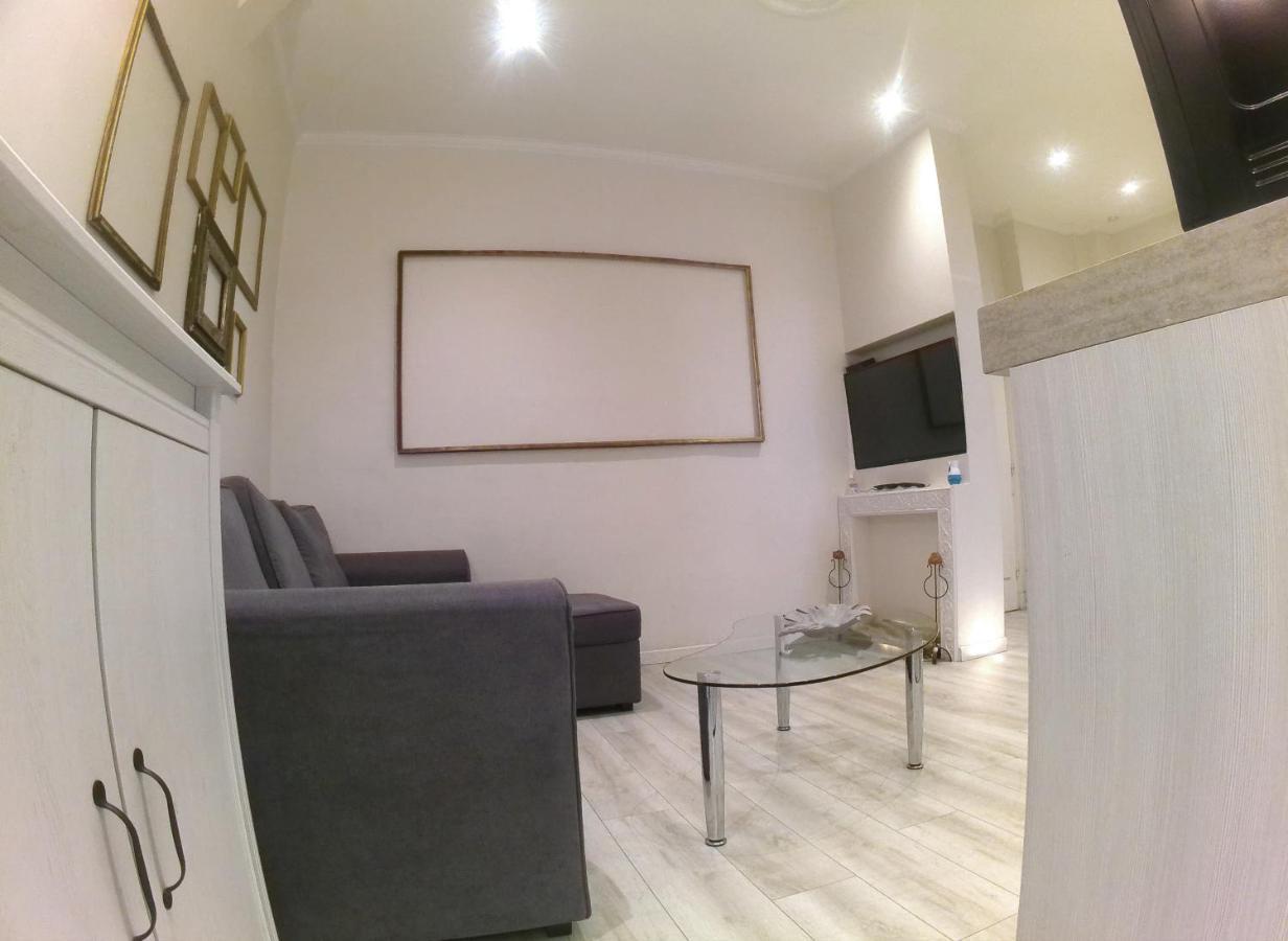 Apartment In The Heart Of Nizza Esterno foto